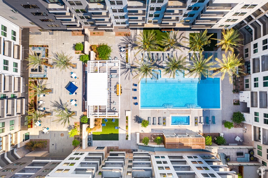 Pool - Auric Symphony Park