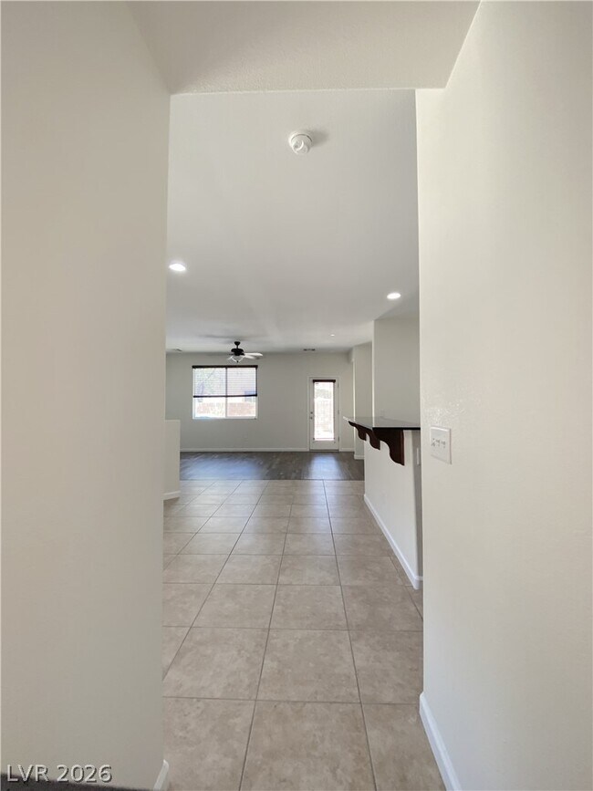 Building Photo - 1000 Aspen Cliff Dr