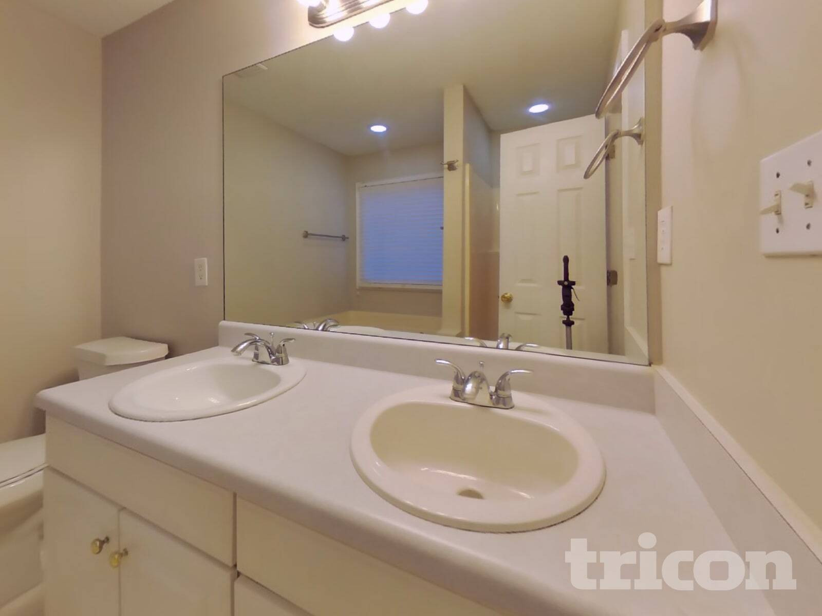 Building Photo - 3 Misty Ridge Pl