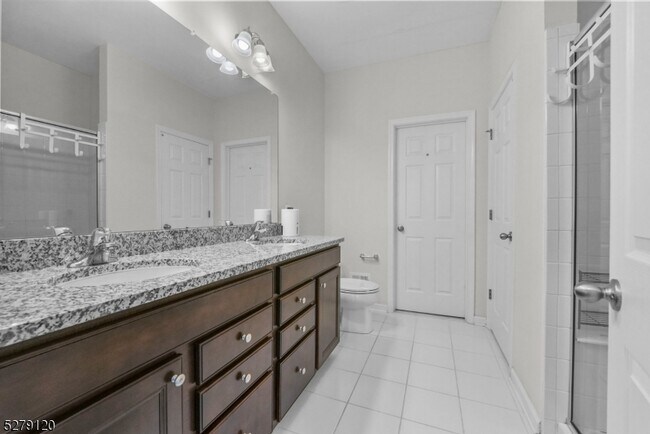 Building Photo - 11 Tippet St