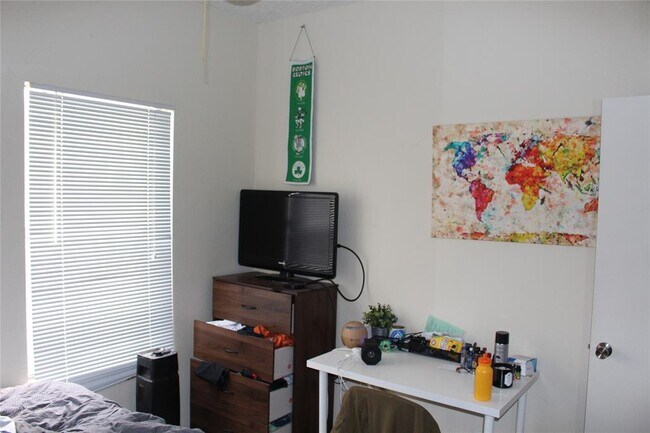 Building Photo - 2804 Rio Grande St