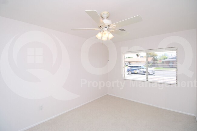 Building Photo - 1816 E Oxford Dr