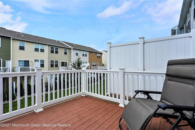 Building Photo - 137 Beacon Ln