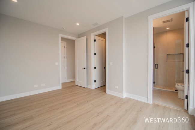 Building Photo - 2355 W Flournoy St