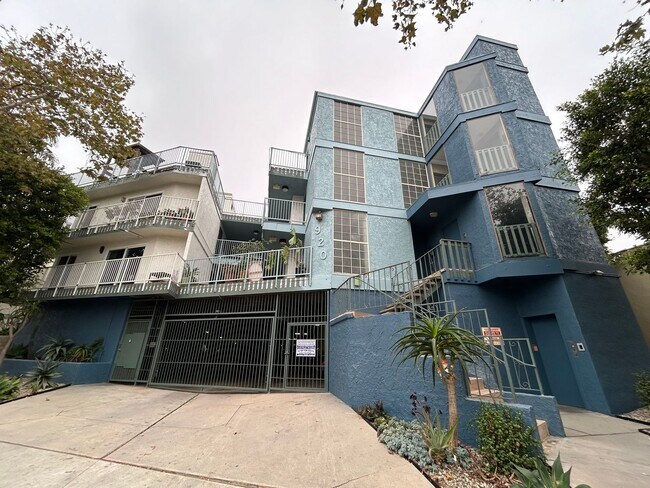 Building Photo - ven920