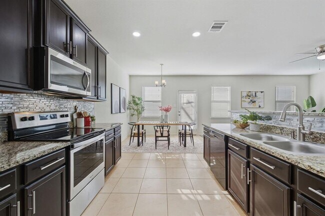 Building Photo - 13313 Harry S Truman Dr