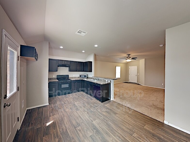 Building Photo - 9304 NW 70th St