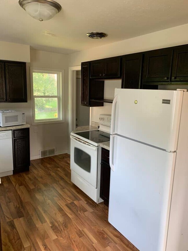 Building Photo - 1217 Highland Ave