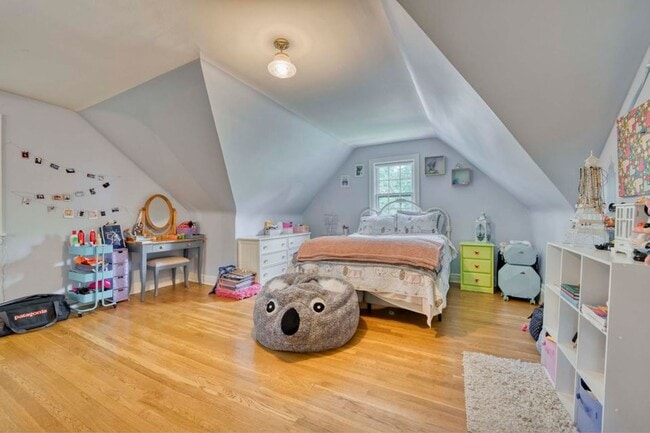 Building Photo - Beautiful 4 bedroom home in University Heights! Don't miss this one!