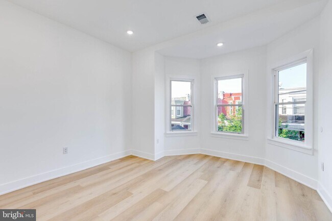 Building Photo - 6027 Delancey St