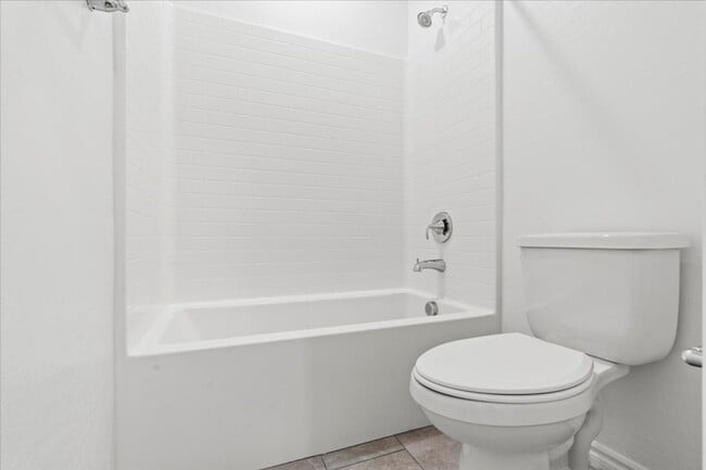 Building Photo - Spacious 5-bedroom home in gated community