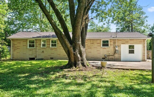 Building Photo - 131 Brandywine Dr