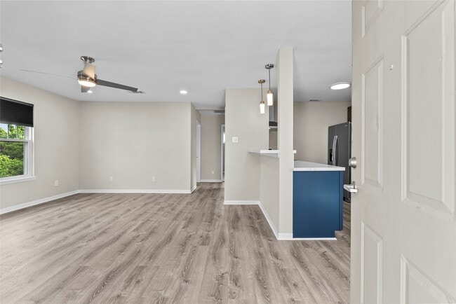 Building Photo - 1725 Avenue O