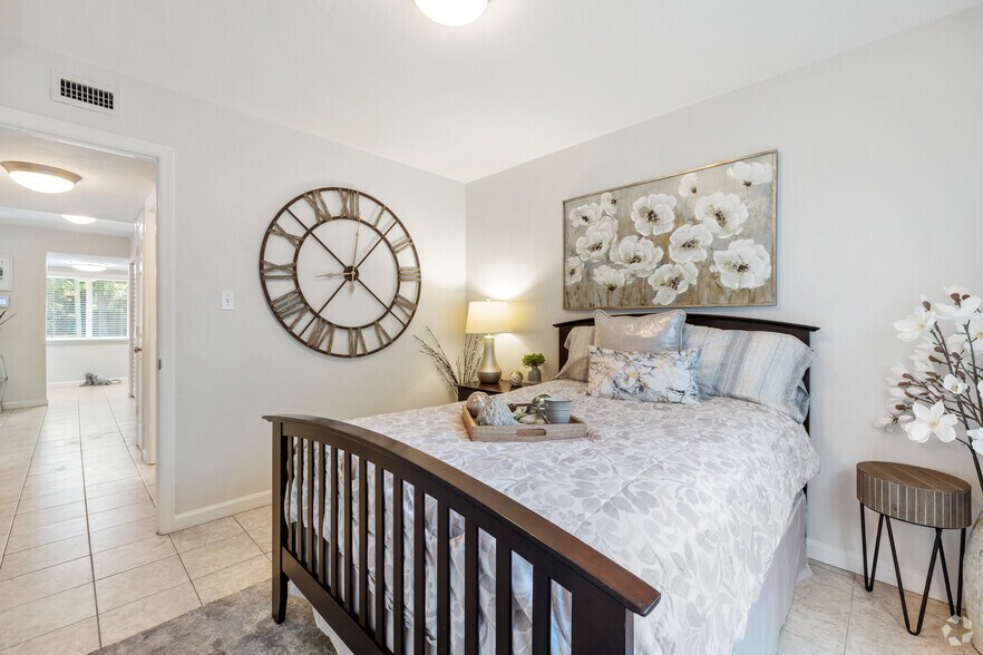 Venus - 2BR, 1BA - 925SF - Bedroom 1 - Topaz Grove