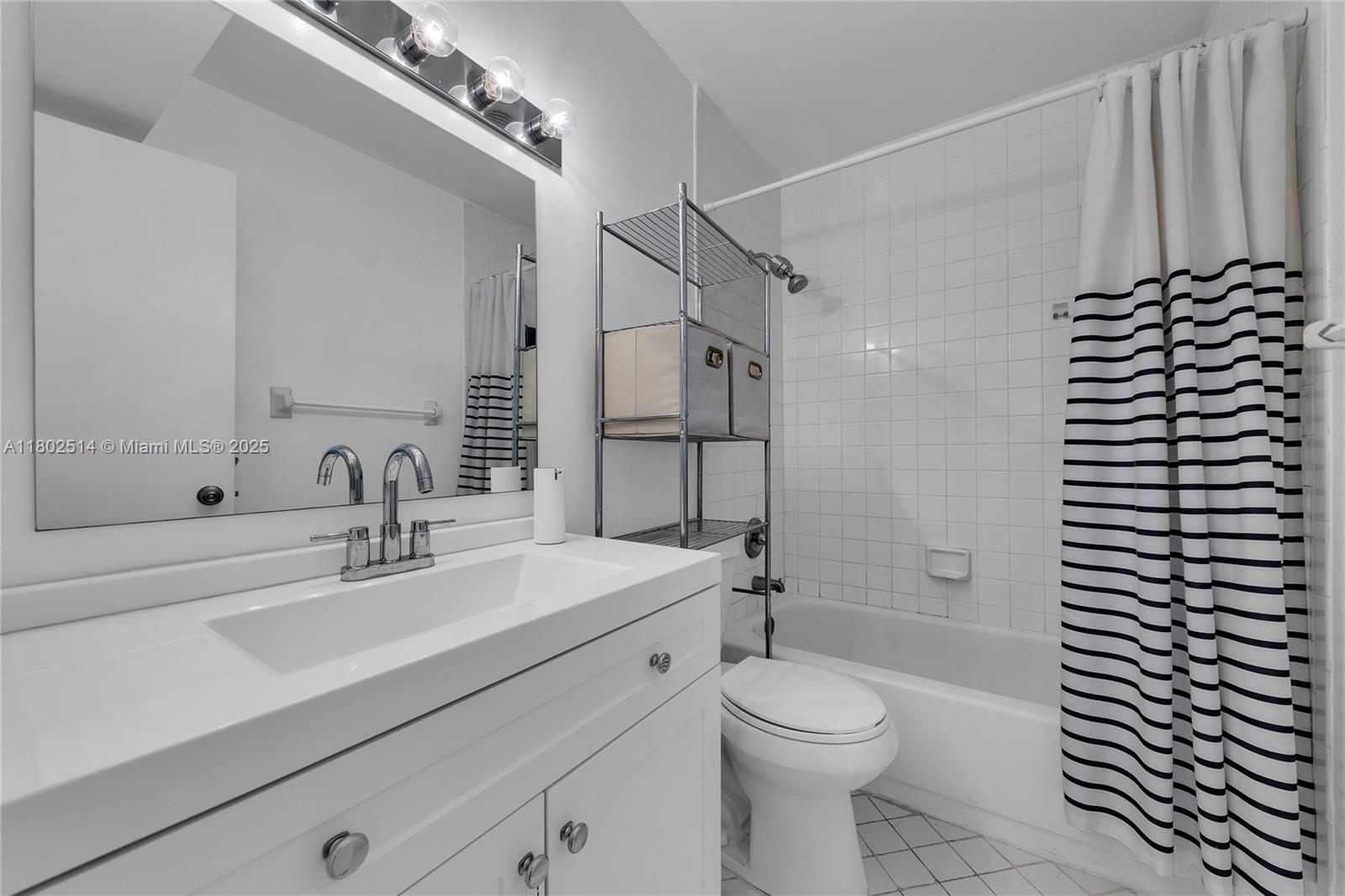 Building Photo - 333 SW 86th Ave