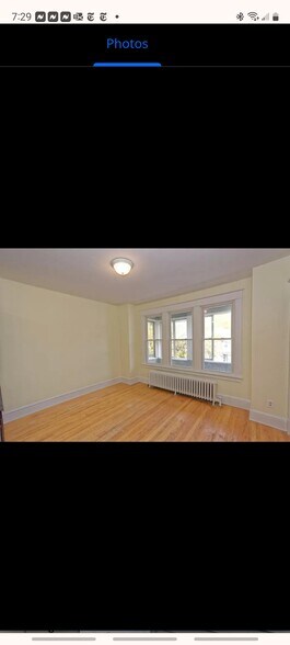 Building Photo - 876 Warren St
