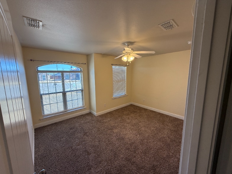 Building Photo - 9708 Quitman Ave