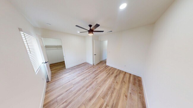 Building Photo - Newly Renovated 6 bed house on 63rd!