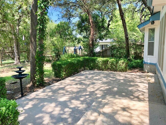 Building Photo - 8008 Nairn Dr