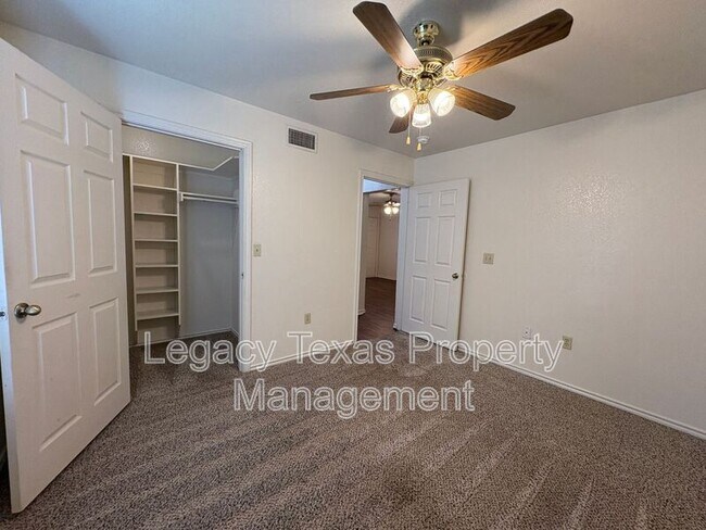 Building Photo - 1112 Williams Ave