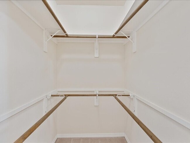 Building Photo - 5502 Lunia Ln