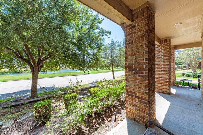 Building Photo - 403 Marina View Dr