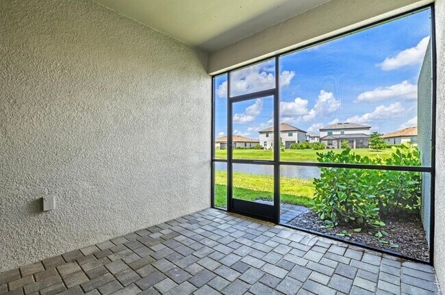 Building Photo - 15519 Sunny Day Dr