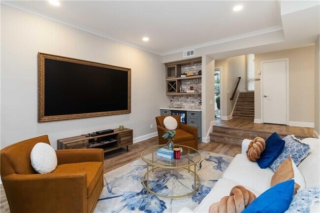 Building Photo - 1960 Variations Dr NE