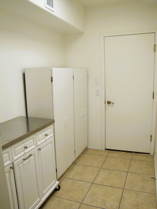 Building Photo - 2BR/2BA/2CG, 1437 sq.ft. rental w/ community pool in Sierra Springs subdivision in Sierra Vista, AZ