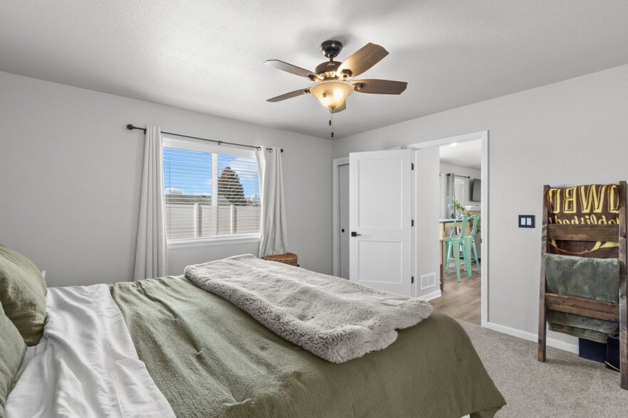 Building Photo - 1202 Phipps Ave