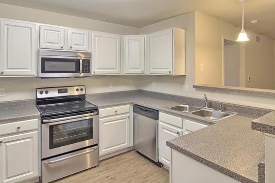 Building Photo - 3212 Brookside Dr