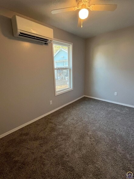 Building Photo - 2011 W 7th Ave