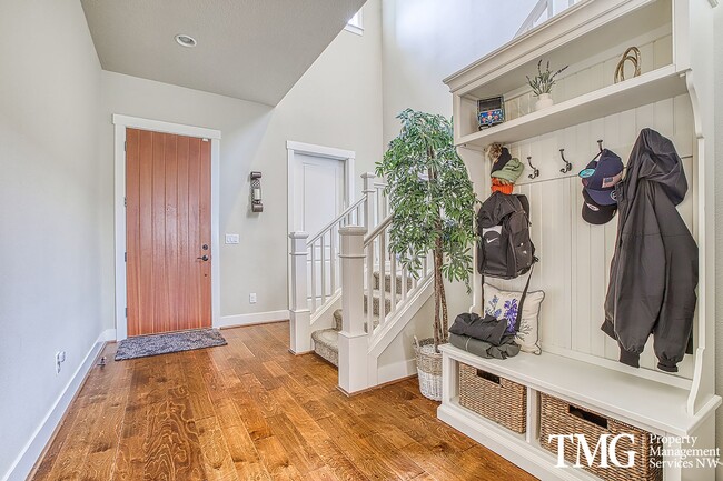 Building Photo - Spacious 4 BD Home with Private Backyard & Community Amenities!