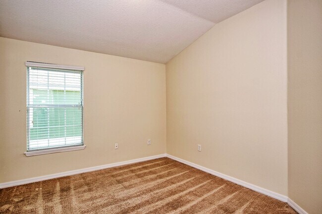 Building Photo - 10243 Lake District Ln