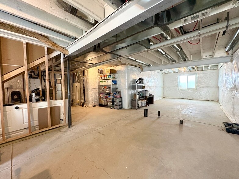 Building Photo - 916 Greenbrook Dr