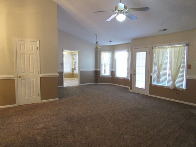 Building Photo - 3 BR 2 BA Hunters Creek