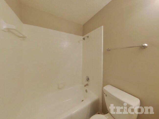 Building Photo - 806 Gable Ave