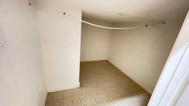 Building Photo - BEAUTIFUL 2,327 SQ FT, 3 BDRM, 2.5 BTHRM, 2 CAR GARAGE, LOCATED NEAR SCHOOLS, SHOPPING, HOSPITAL ...