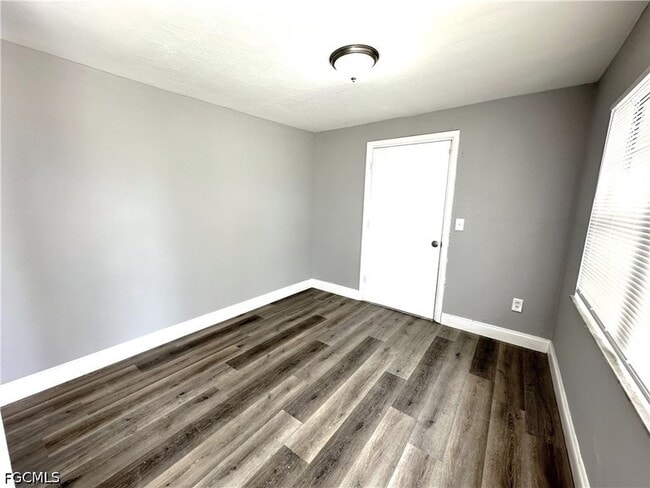 Building Photo - 2117 Mitchell Ct
