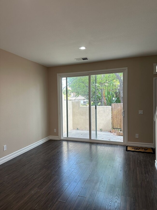 Building Photo - Centrally Located 2 Bedroom & 2 Bathroom Townhome w/ Garage in Cabo Bahia Community