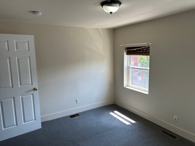 Building Photo - 1742 E Lombard St