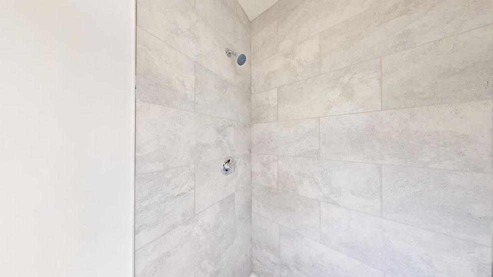 Unit 3 - 736 Main St