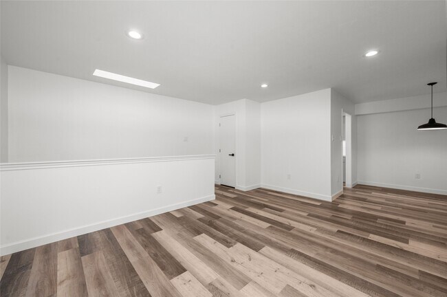 Building Photo - 2744 Briarhurst Dr