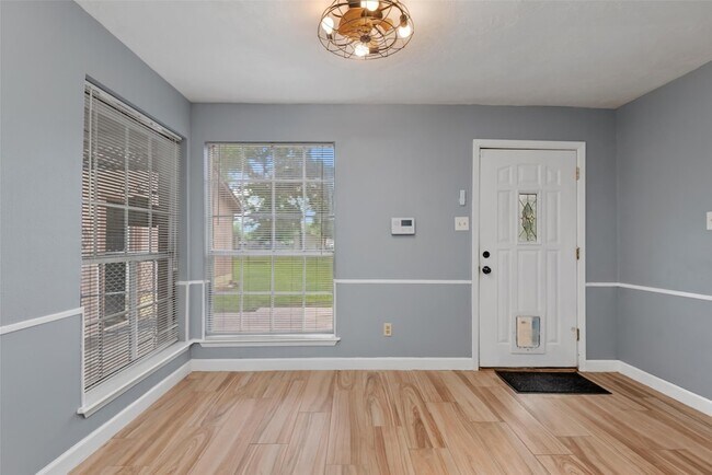 Building Photo - 24338 Redbud Ave