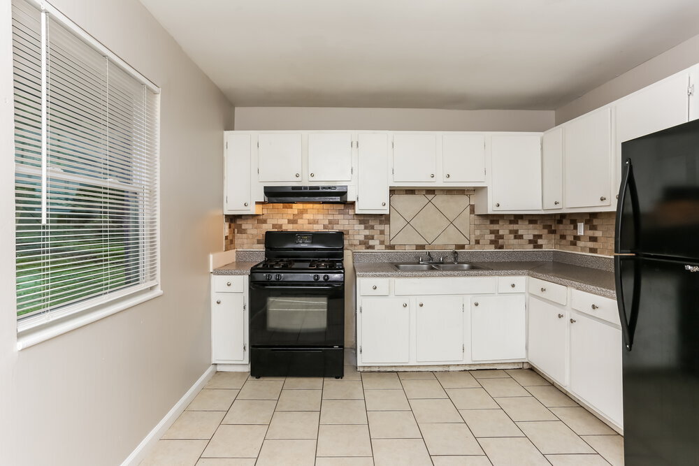 Building Photo - 599 Plainville Dr SW