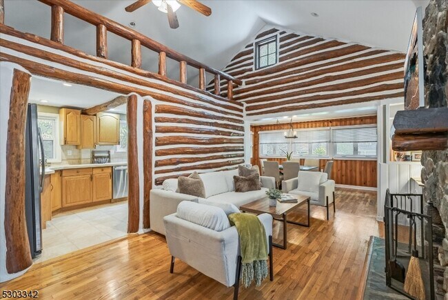 Building Photo - 63 Iroquois Trail