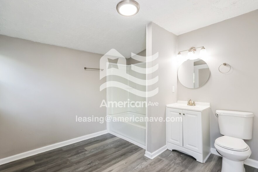 Building Photo - 2123 W Lee St