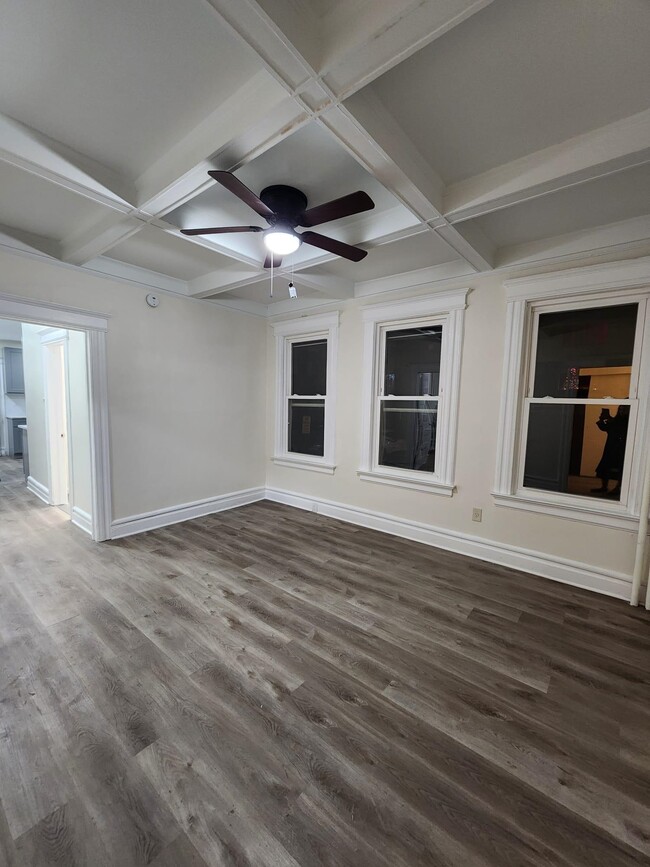 Building Photo - 65 Halstead St