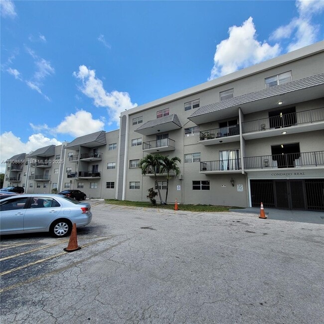 Building Photo - 5100 SW 41st St