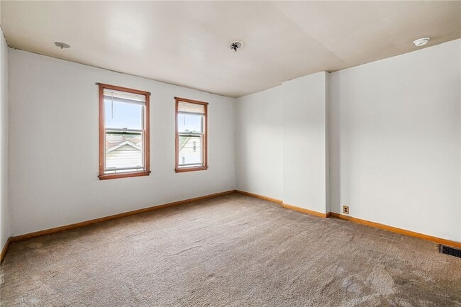 Building Photo - 1115 1/2 Church Avenue Unit